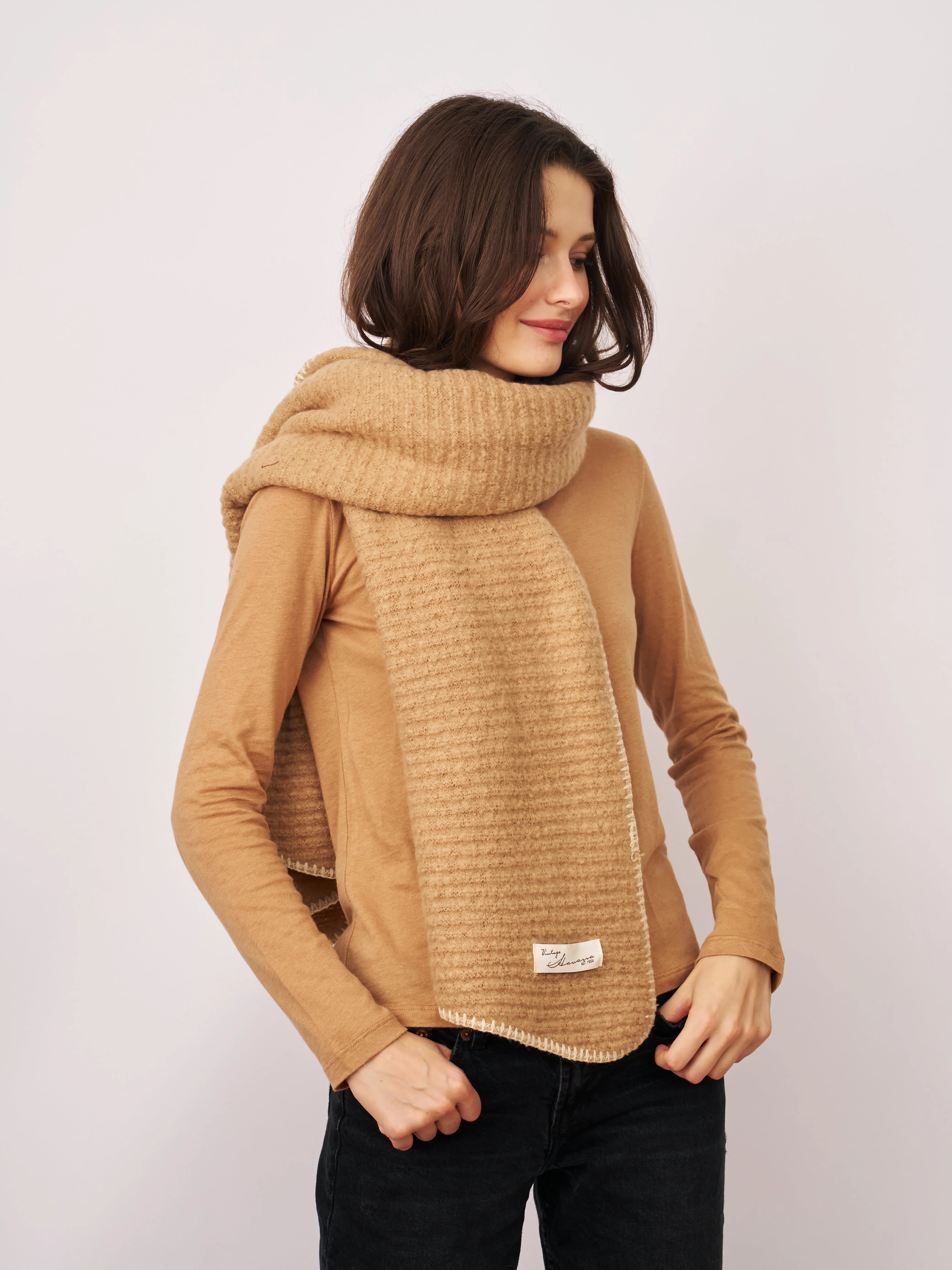 BLANKET STITCH KNIT SCARF - WHEAT/IVORY