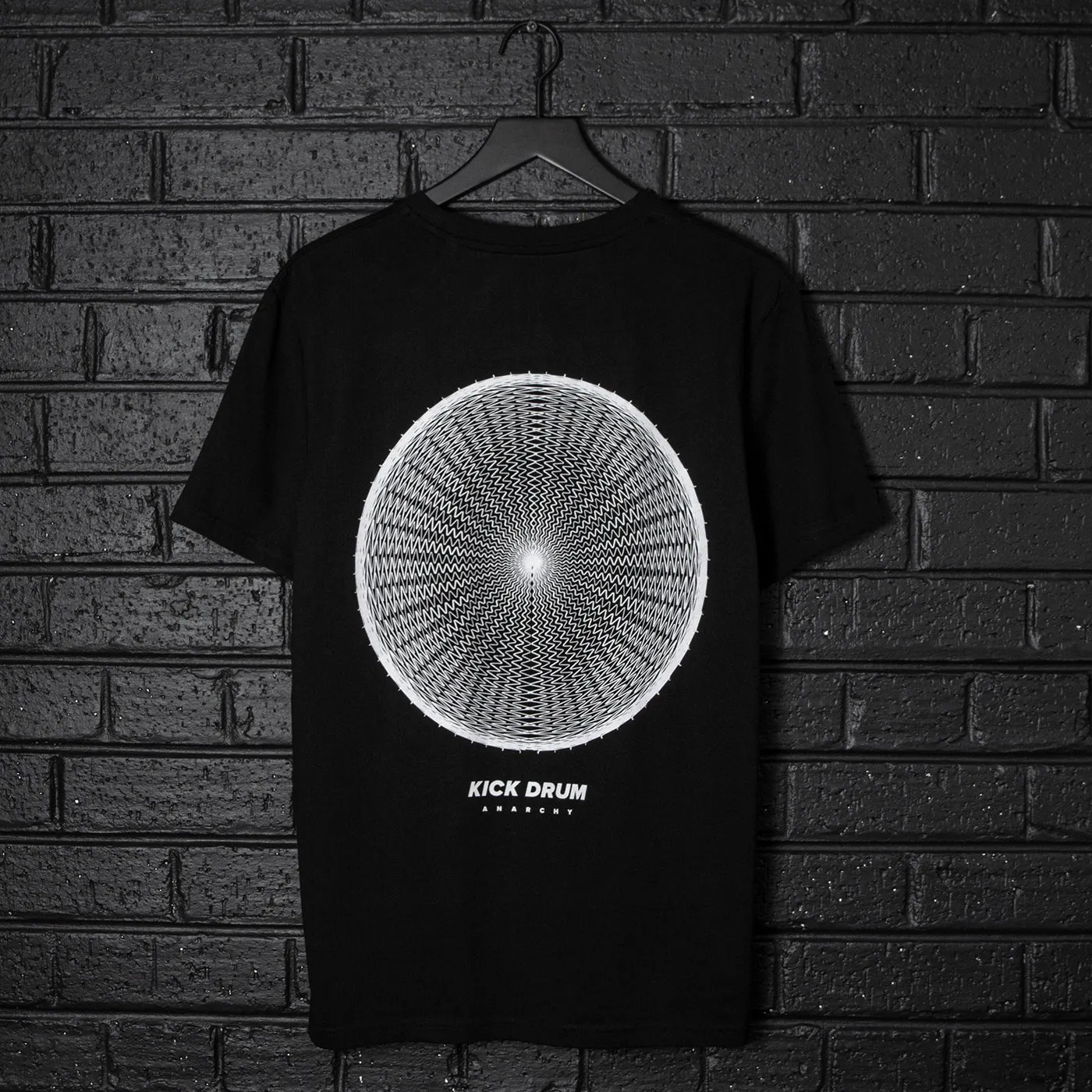 Kick Drum Back Print - Tshirt - Black