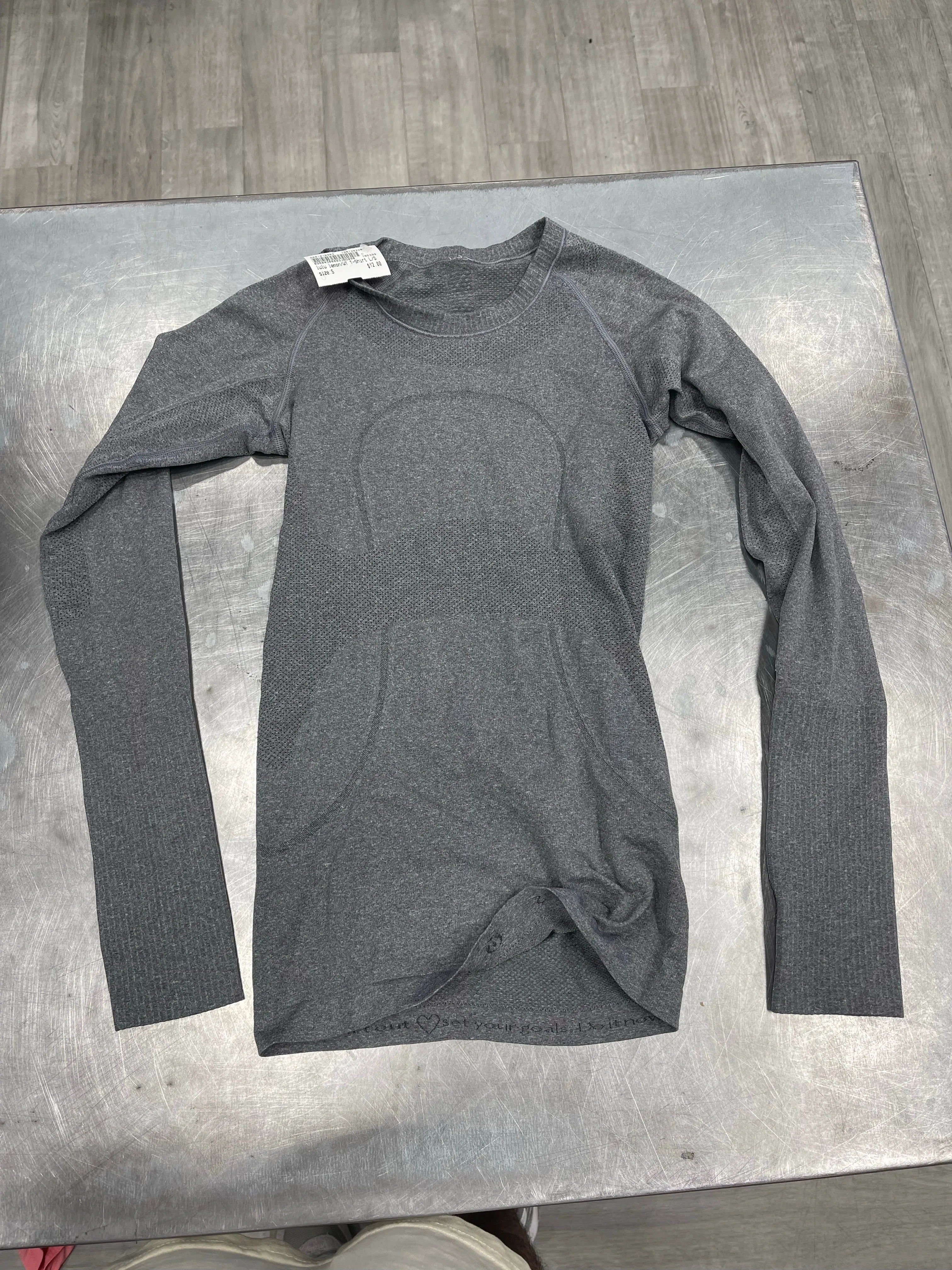 Lulu Lemon Long Sleeve T-Shirt Size 2