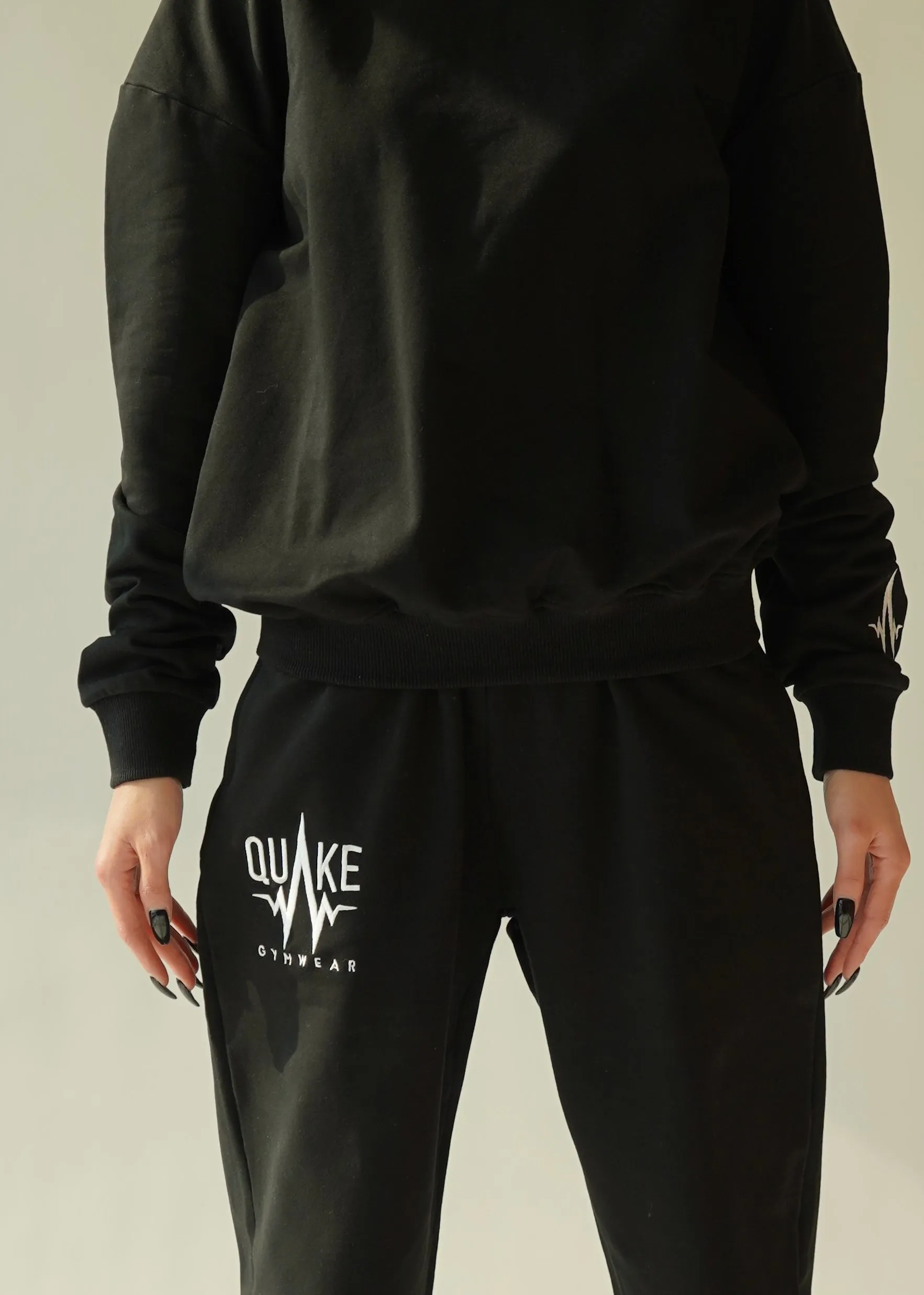 Q-One Women Sweater & Sweatpants (Black)