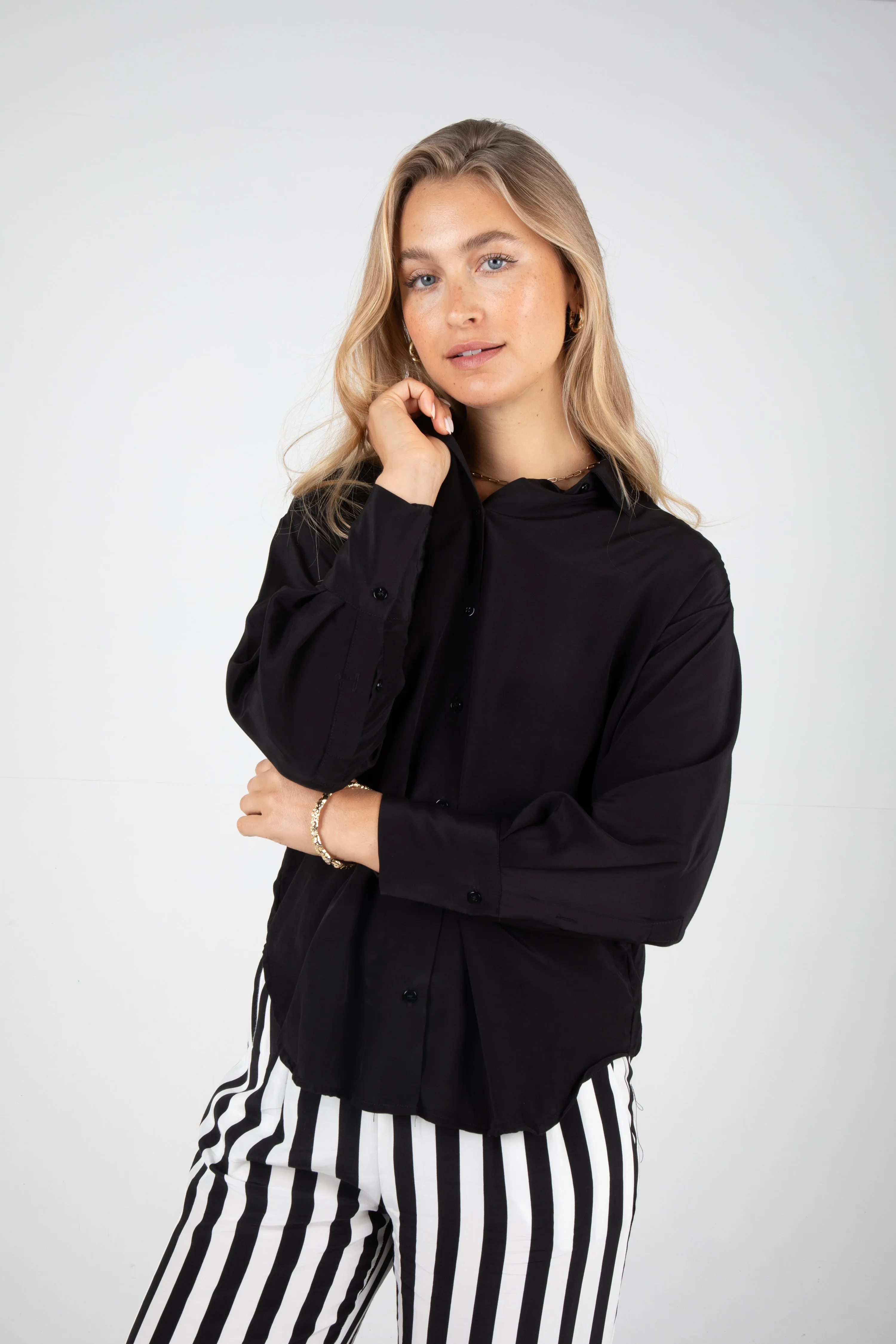 ROMY SHIRT - BLACK