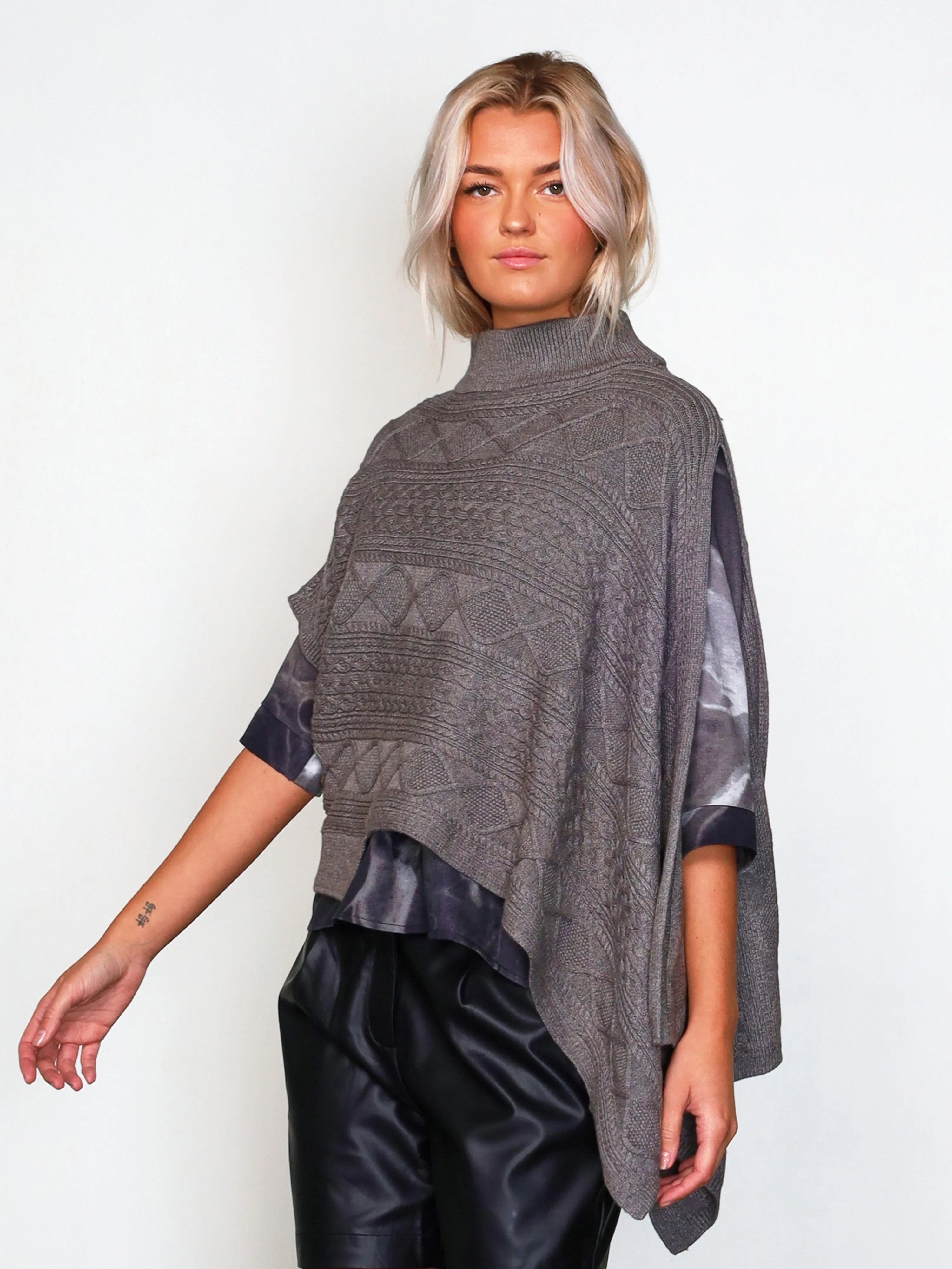 VILNA knit poncho - Statue melange